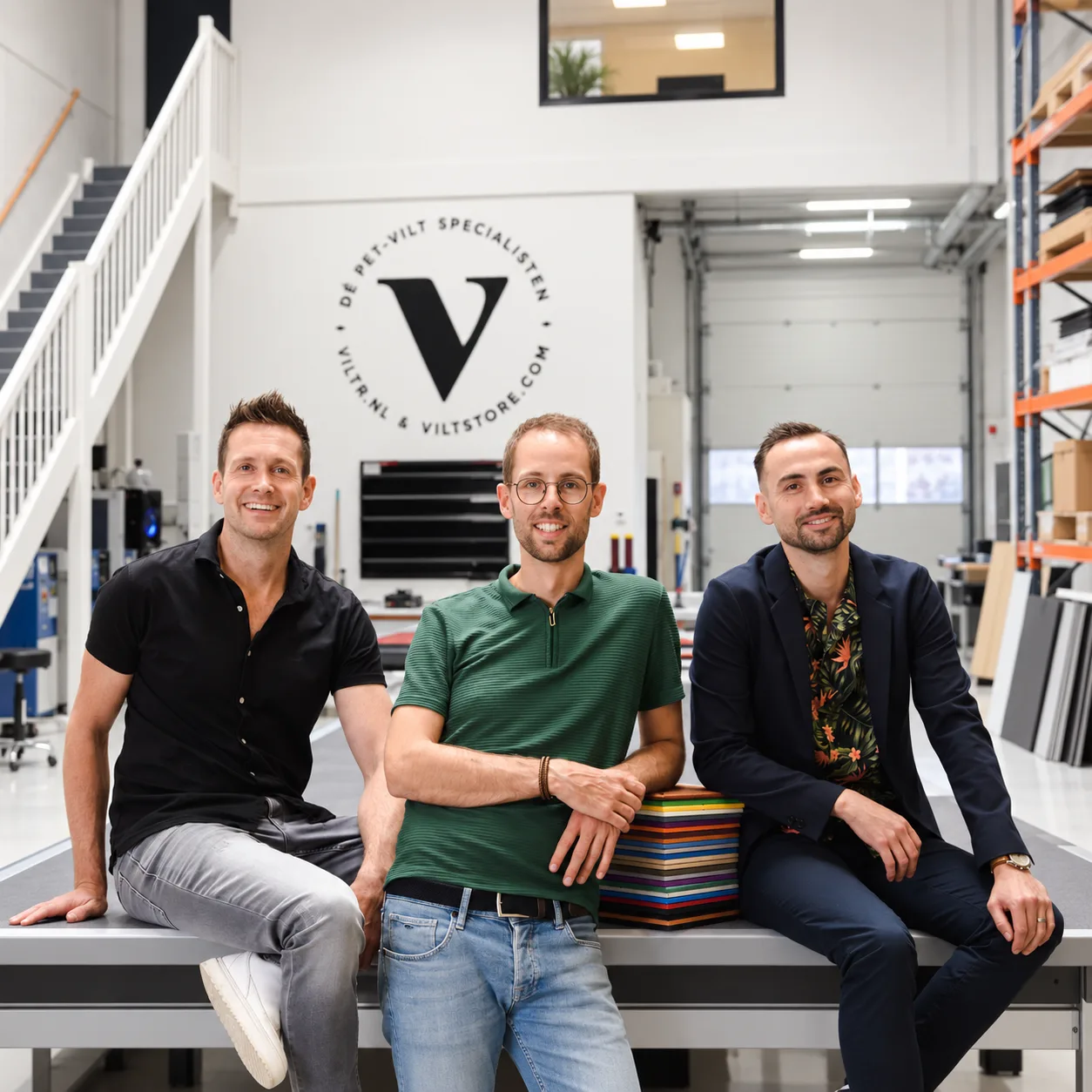 De eigenaren van Viltr in de werkplaats aan de Hopperweg in Hellevoetsluis